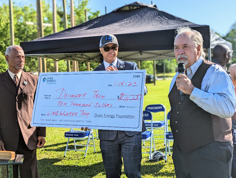 PXL 20230418 131738617.PORTRAIT